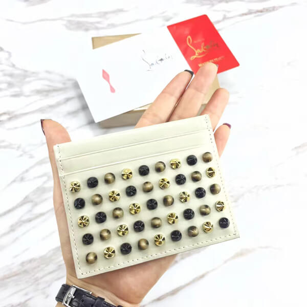 2016年春夏モデル入荷です クリスチャン ルブタン コピー Christian Louboutin*Kios Spikes カードケース Ivory